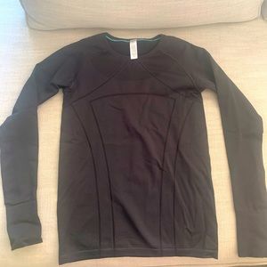 Ivivva black long sleeve shirt